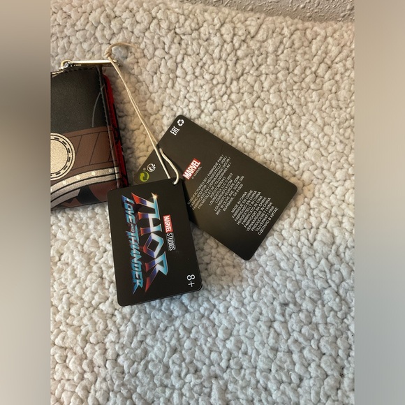 Loungefly Marvel Thor love and thunder glows in dark wallet NWT - Picture 7 of 7